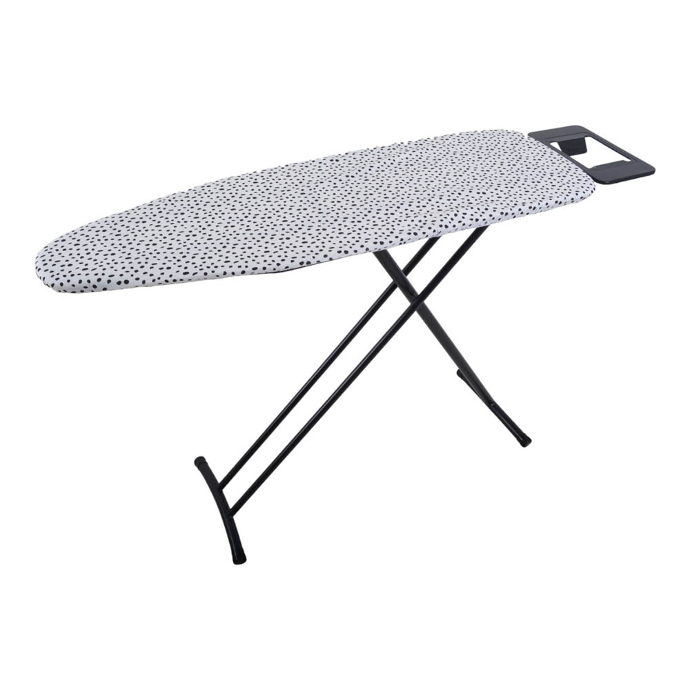 Σιδερώστρα από μέταλλο σε χρώμα μαύρο 145x38x78-95