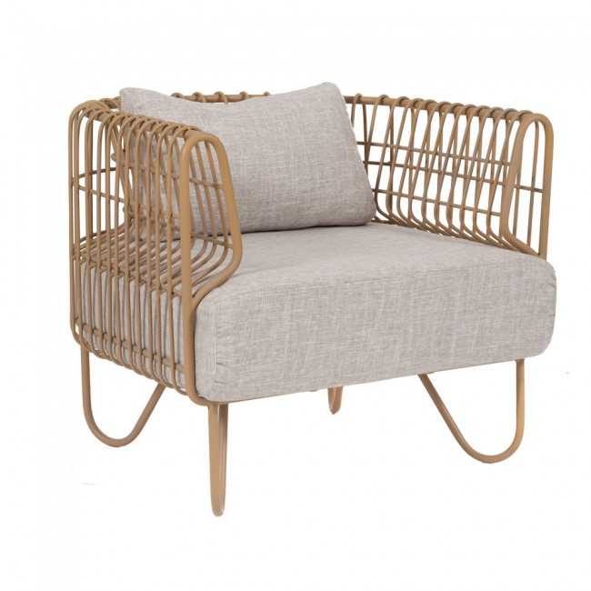 Πολυθρόνα από rattan σε μπεζ χρώμα με εκρού μαξιλάρια 76Χ66Χ65
