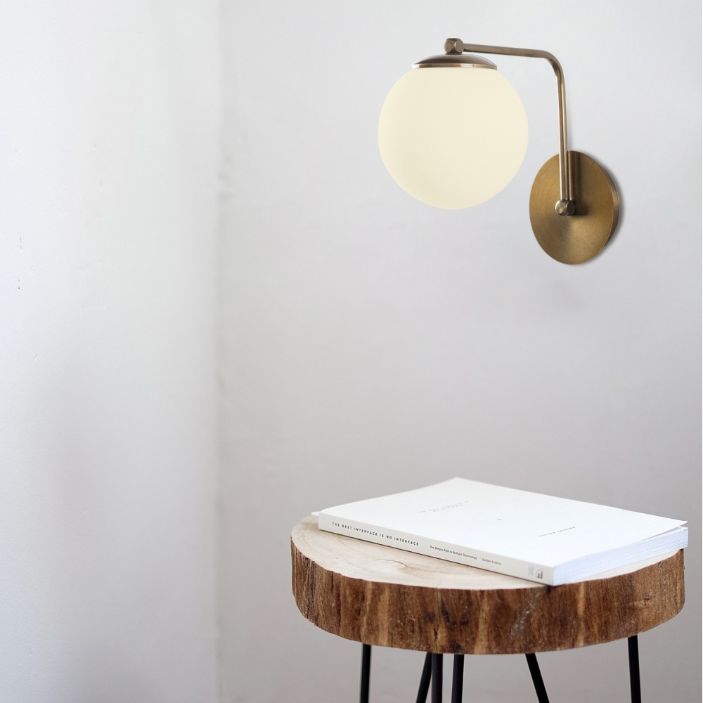 Απλίκα τοίχου από μέταλλο σε χρυσό χρώμα 15x26x22