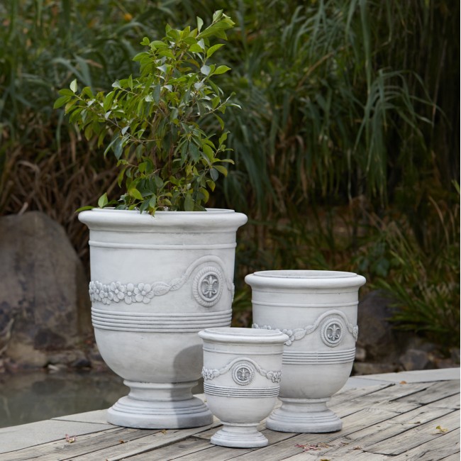 Σετ γλάστρες με ανάγλυφο σχέδιο "GARDENER" 3τμχ από fiberclay σε χρώμα υπόλευκο Φ57.5x72.5