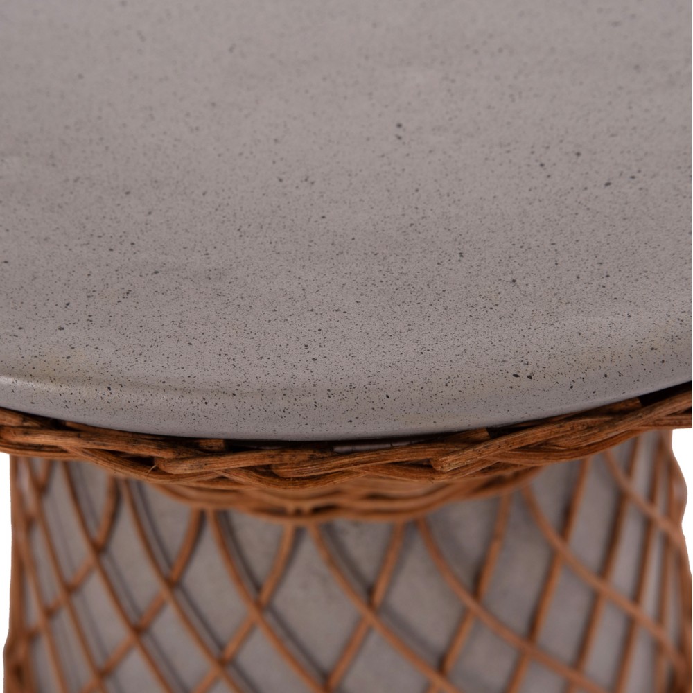 Τραπέζι βοηθητικό "DELIA" από fiber cement/rattan σε χρώμα γκρι/φυσικό Φ40x45