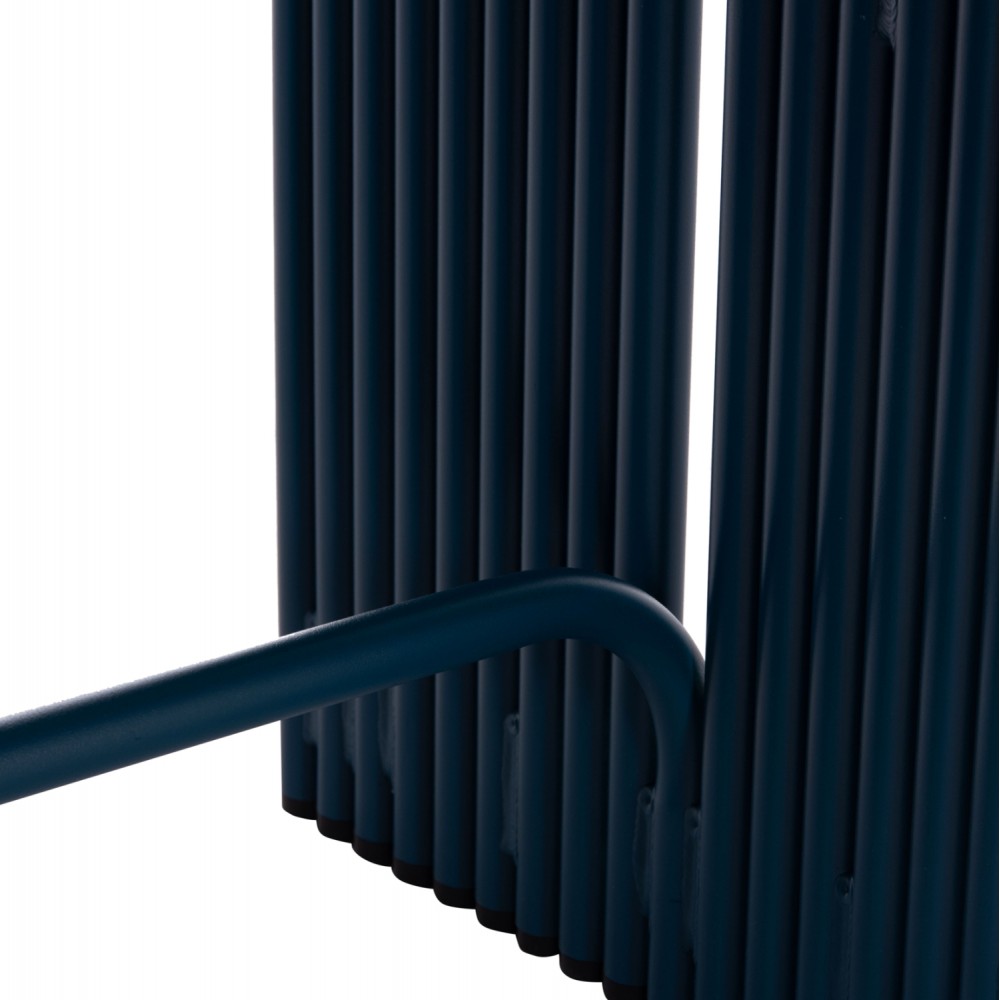 Σκαμπό χαμηλό "INTREPID" από αλουμίνιο σε χρώμα μπλε 40x38x55