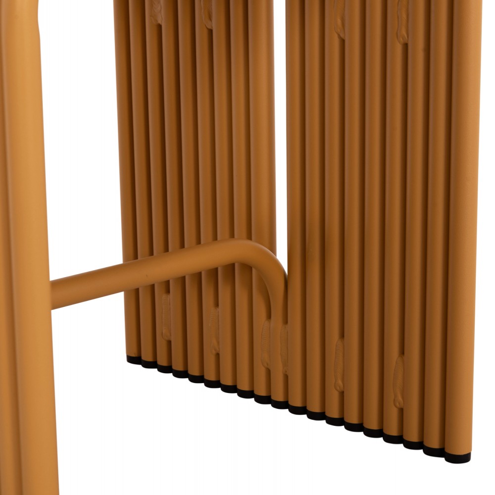 Σκαμπό χαμηλό "INTREPID" από αλουμίνιο σε χρώμα μουσταρδί 40x38x42.5