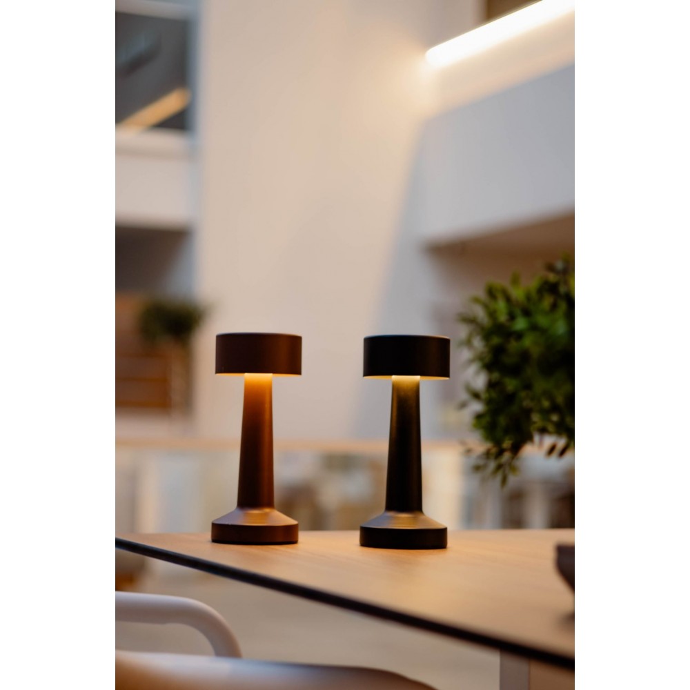 Επιτραπέζιο φωτιστικό από μέταλλο σε χρώμα καφέ 9x9x21