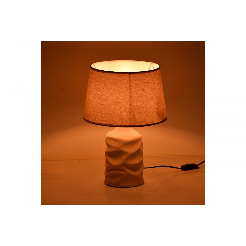 Επιτραπέζιο φωτιστικό "WABBI" από ύφασμα/κεραμικό σε χρώμα μπεζ Φ28x41