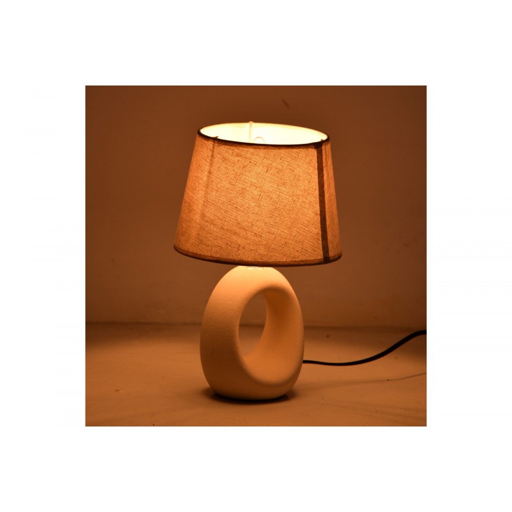 Επιτραπέζιο φωτιστικό "COLLIE" από ύφασμα/κεραμικό σε χρώμα μπεζ Φ18x29